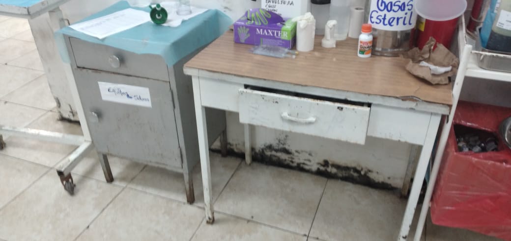 Funcionarios de salud denuncian abandono por parte de las autoridades del hospital de Ventanas.
